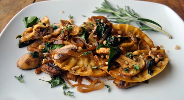 Venison Ravioli with Spinach, Mushrooms and White Wine Sauce